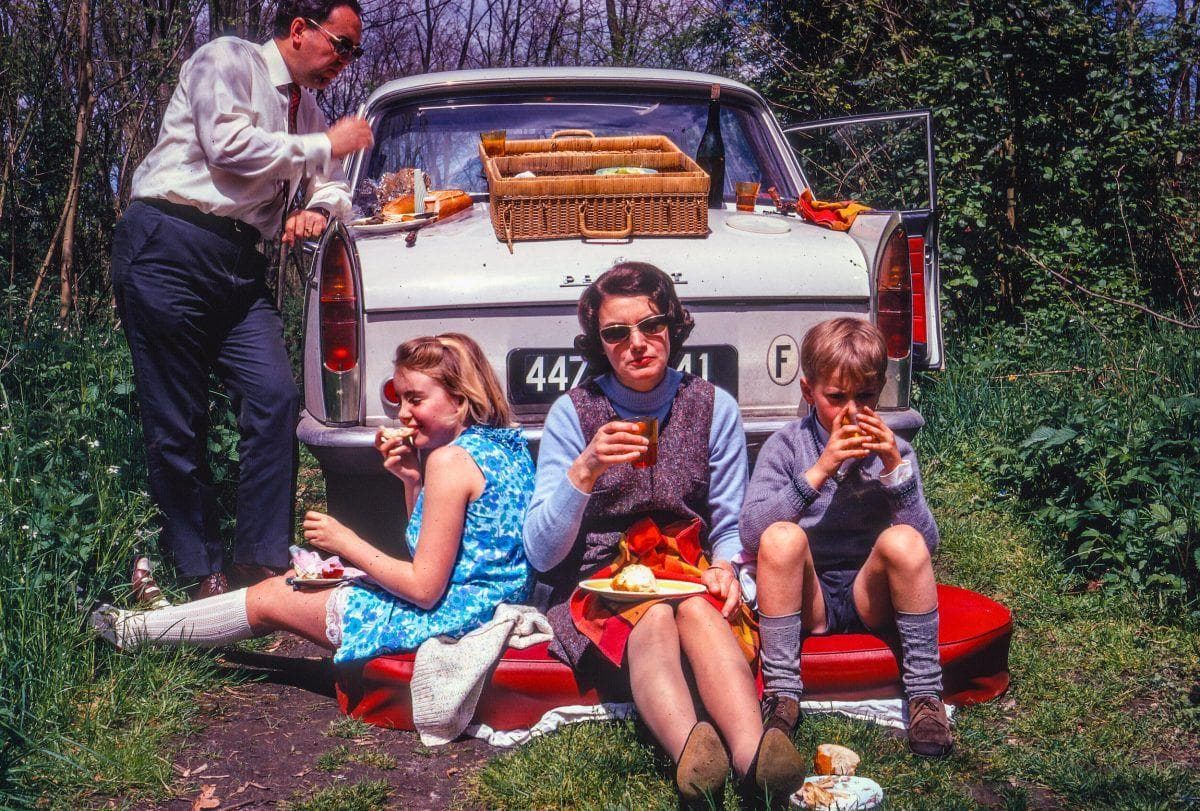 Picnic Time on Random Vintage Color Photos Of People With Classic Cars