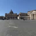 St. Peter's Square, Vatican City on Random Pics Of Historical Tourist Destinations That Are Eerily Empty