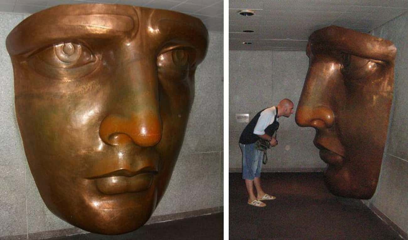 Лицо девять. Скульптура лица. Памятник лицо. Искусство лица статуй. Забавные лица статуй.