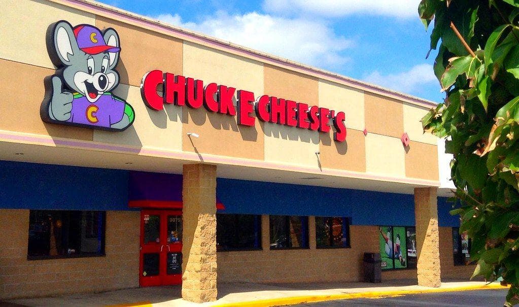 Image of Random Chuck E. Cheese Origin Story Is Sadder Than You Rememb