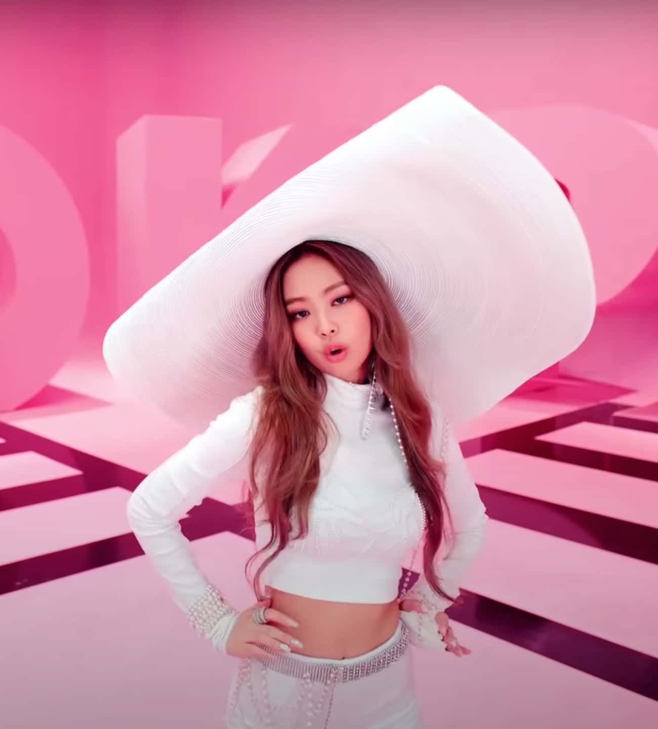 The 28 Best Outfits Worn By Blackpink's Jennie, Ranked By Fans