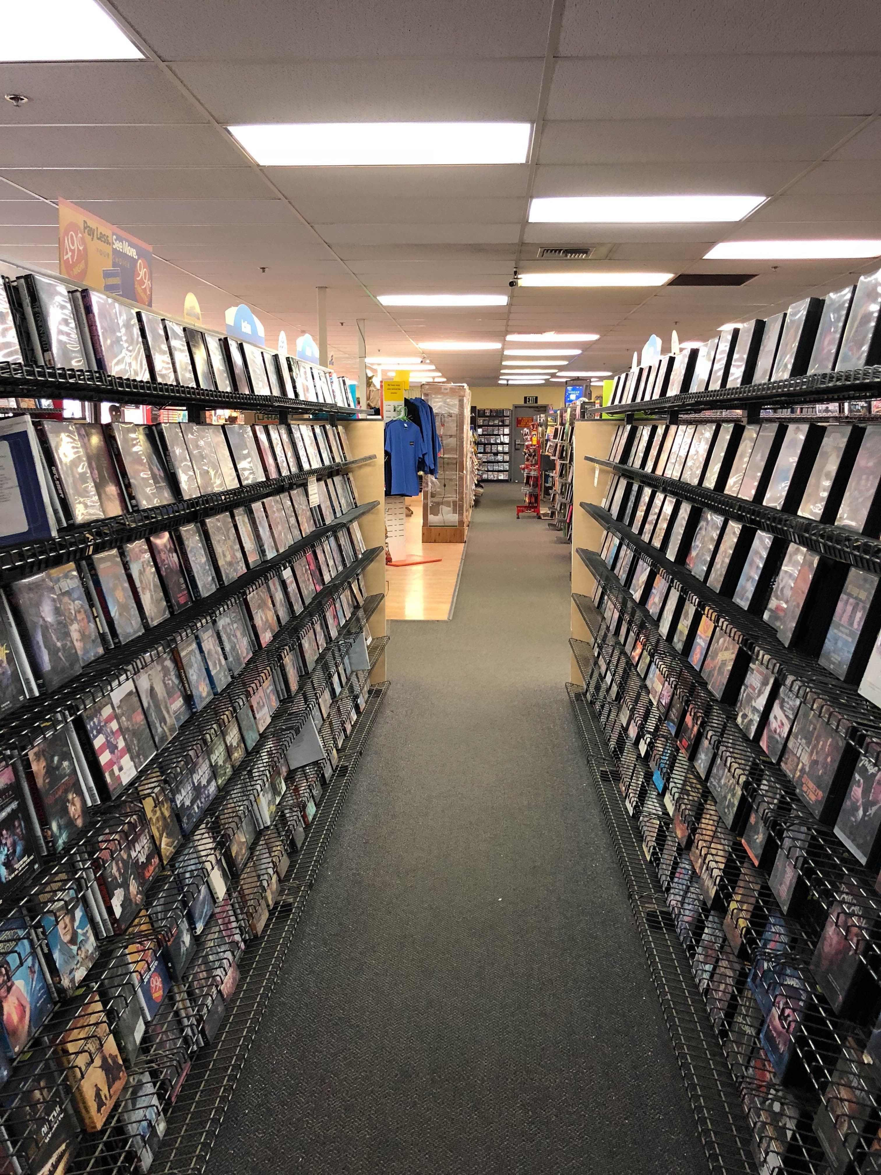 The Last Blockbuster Is On AirBnB And Our Inner '90s Kid Is Filled With Joy
