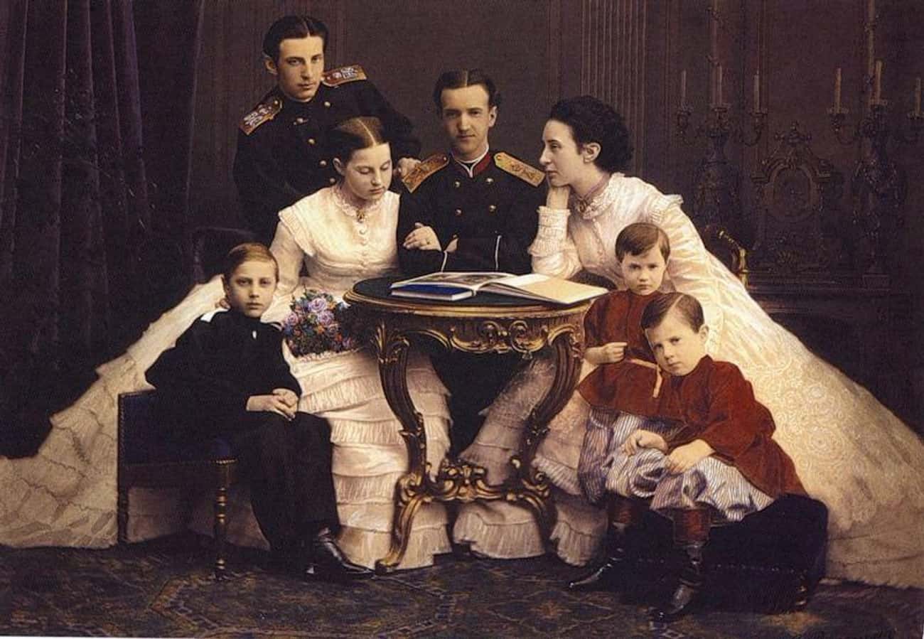История жизни обычной семьи 13. Царская семья Константина Романова.