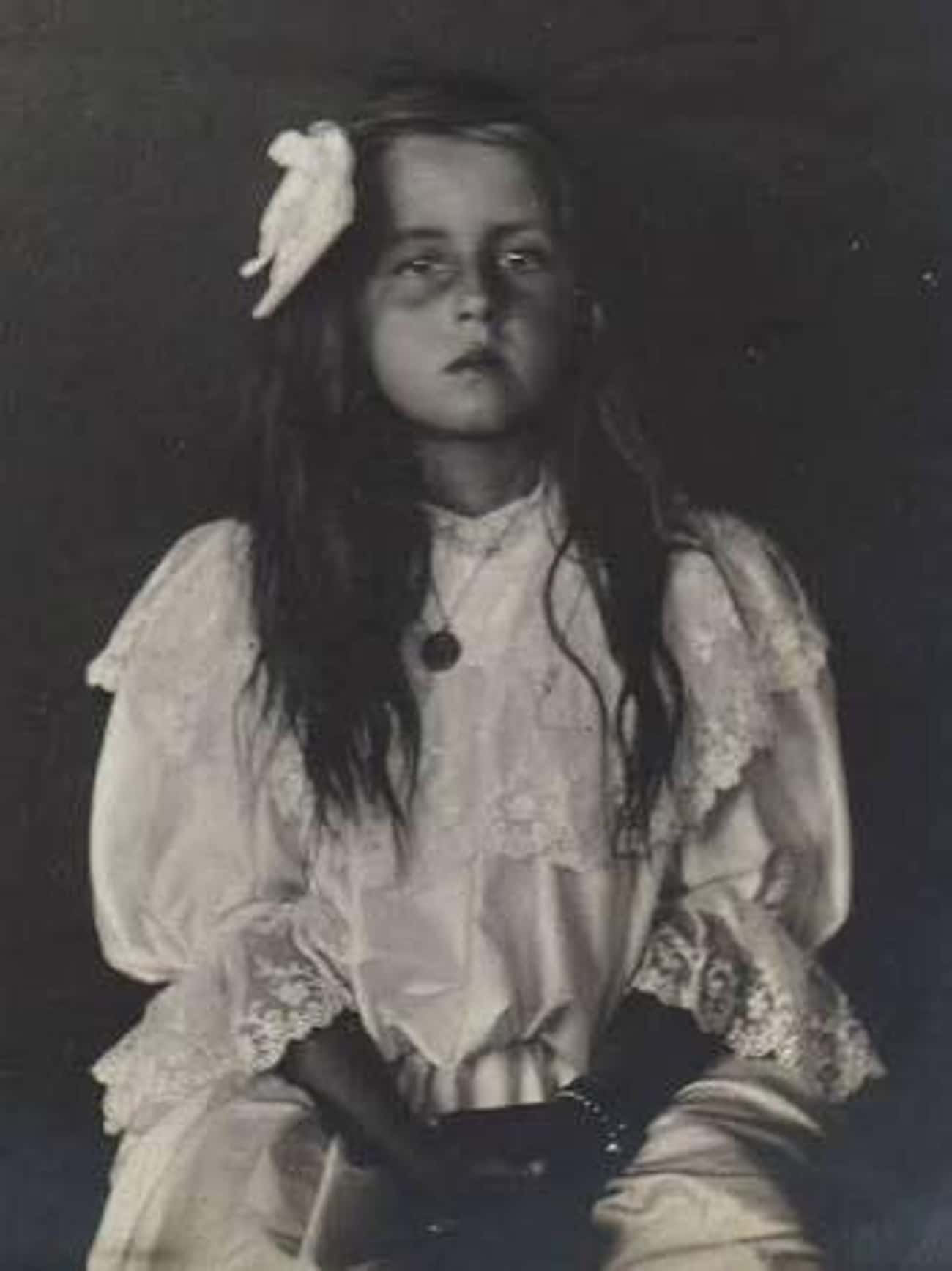 Post Mortem Girl With Open Eyes - Date Unknown