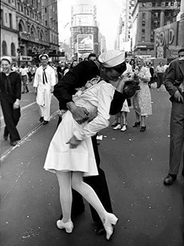 Famous Historical Photos With Really Important Backstories