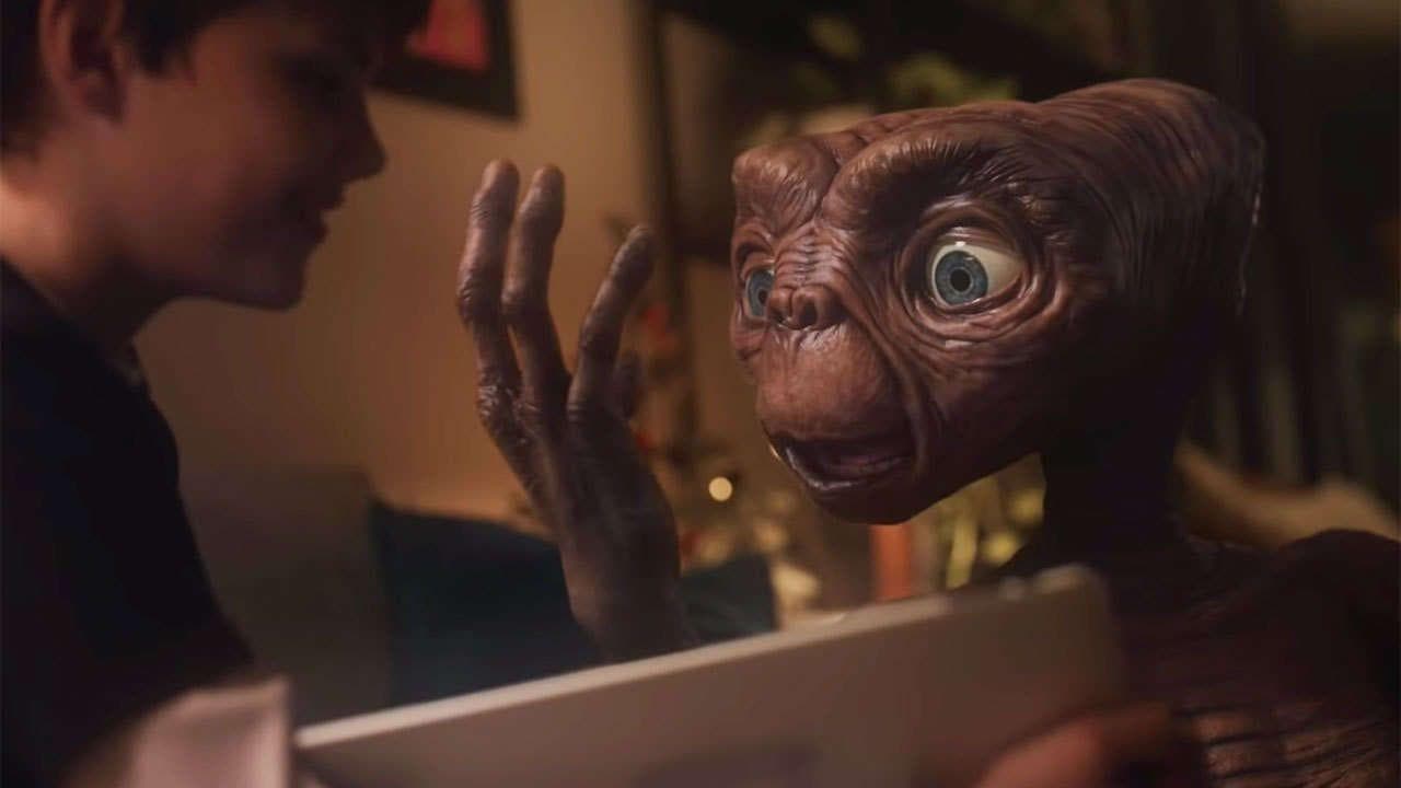 The Dumbest Things Pop Culture Has Us Believe About Aliens