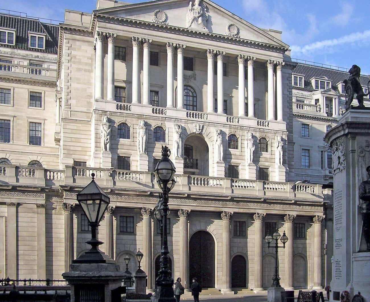 A Sewage Worker Broke Into The Bank Of England Gold Vault Just To Tell The Directors It Was Possible