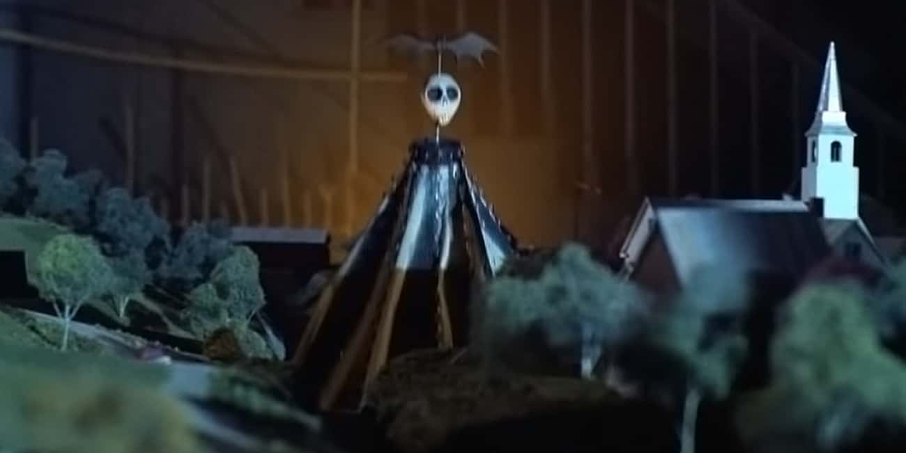'Beetlejuice' Gives A Small Preview Of 'The Nightmare Before Christmas'
