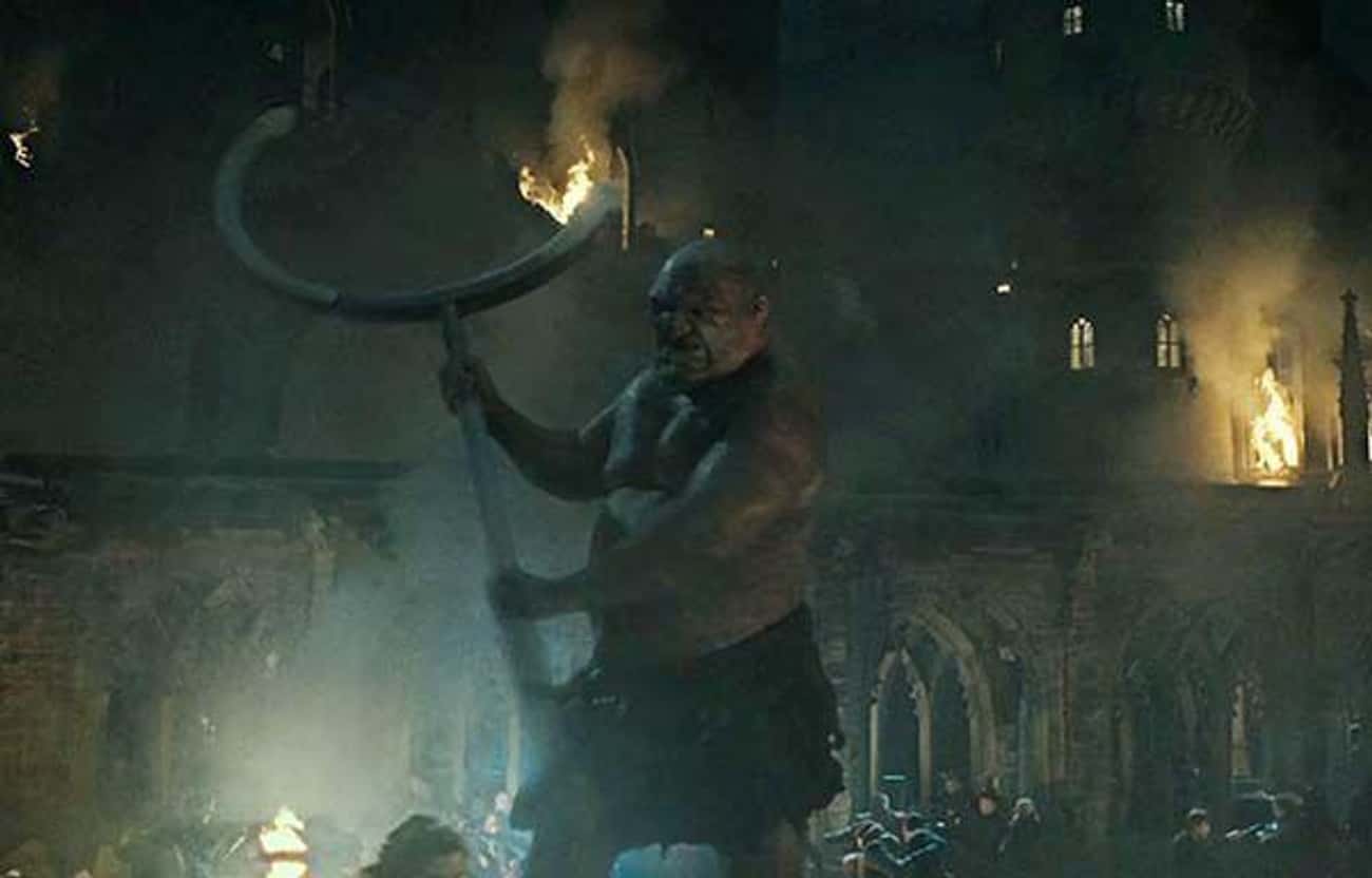 A Giants Uses A Quidditch Goal Post In The Battle Of Hogwarts