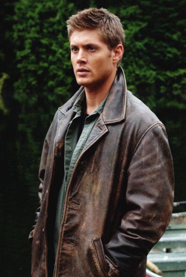 Supernatural dean. Дженсен эклз сверхъестественное. Сверхъестественное дир. Сверхъестественное шериф кэтлин. Кто озвучивает дино винчестера.