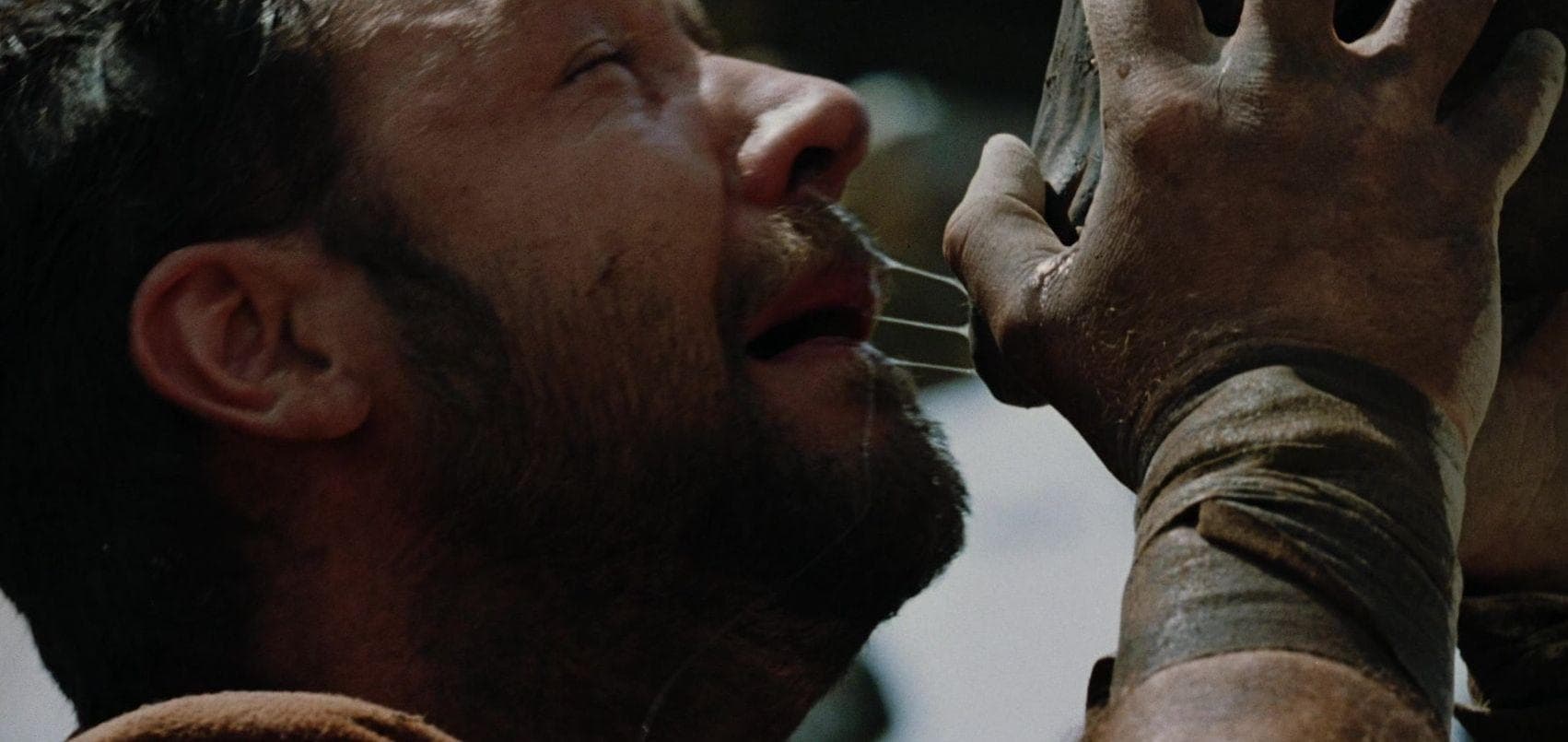 Короткие истории про любовь до слез. Хоакин феникс гладиатор. Музей истории гдр. Трогающие истории. Трогающие истории.