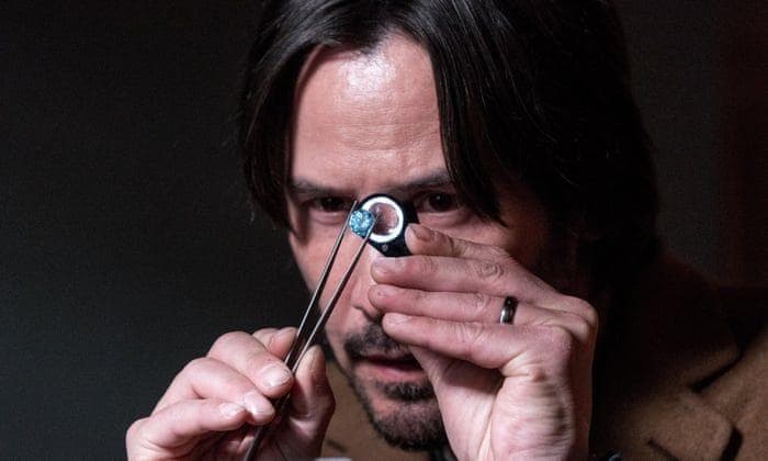 Reeves Spent Weeks Learning How To Properly Pick Up A Diamond For 'Siberia'