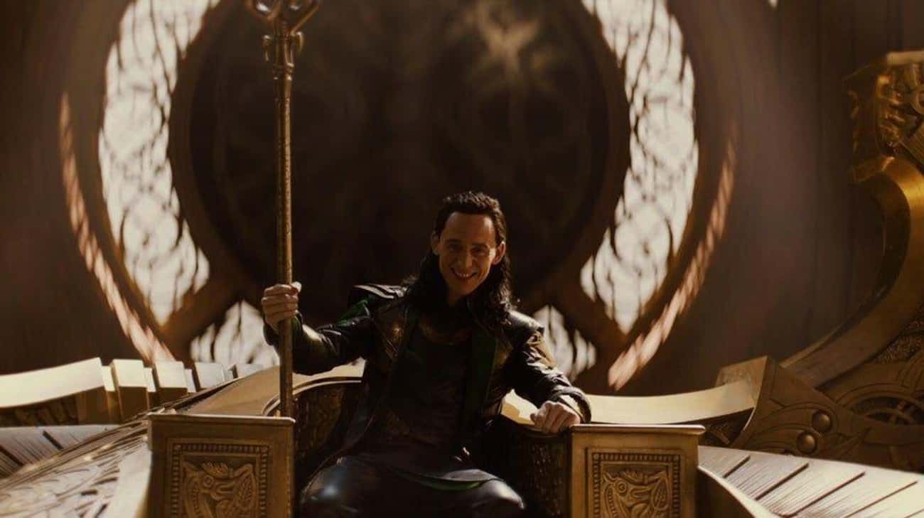 Loki Avoids Holding Mjolnir To Keep His Diguise In 'Thor 2'