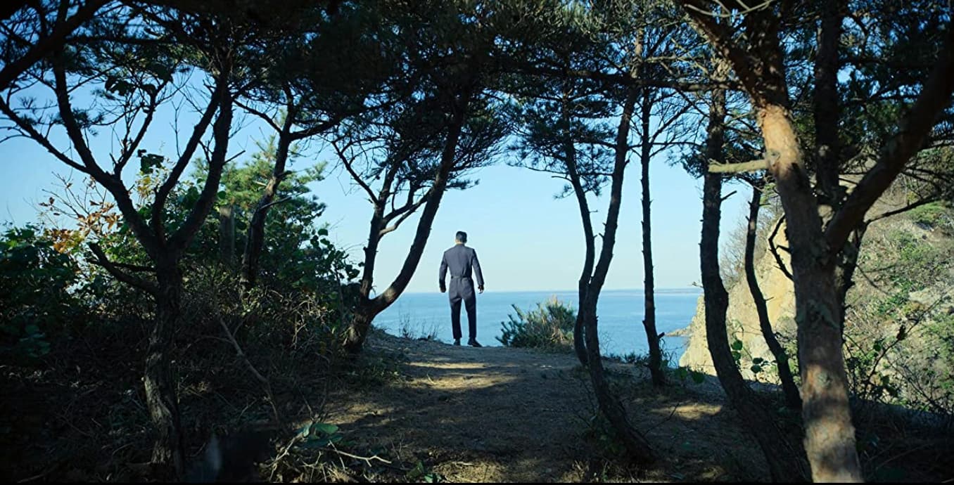 Jun-ho Cornered On A Cliff