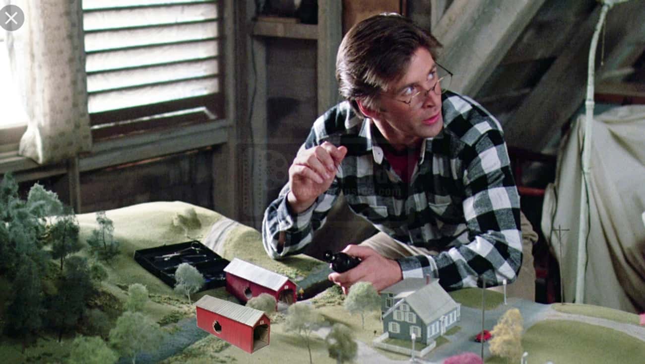The Model Bridge Has An Accurately Placed Hole In 'Beetlejuice'