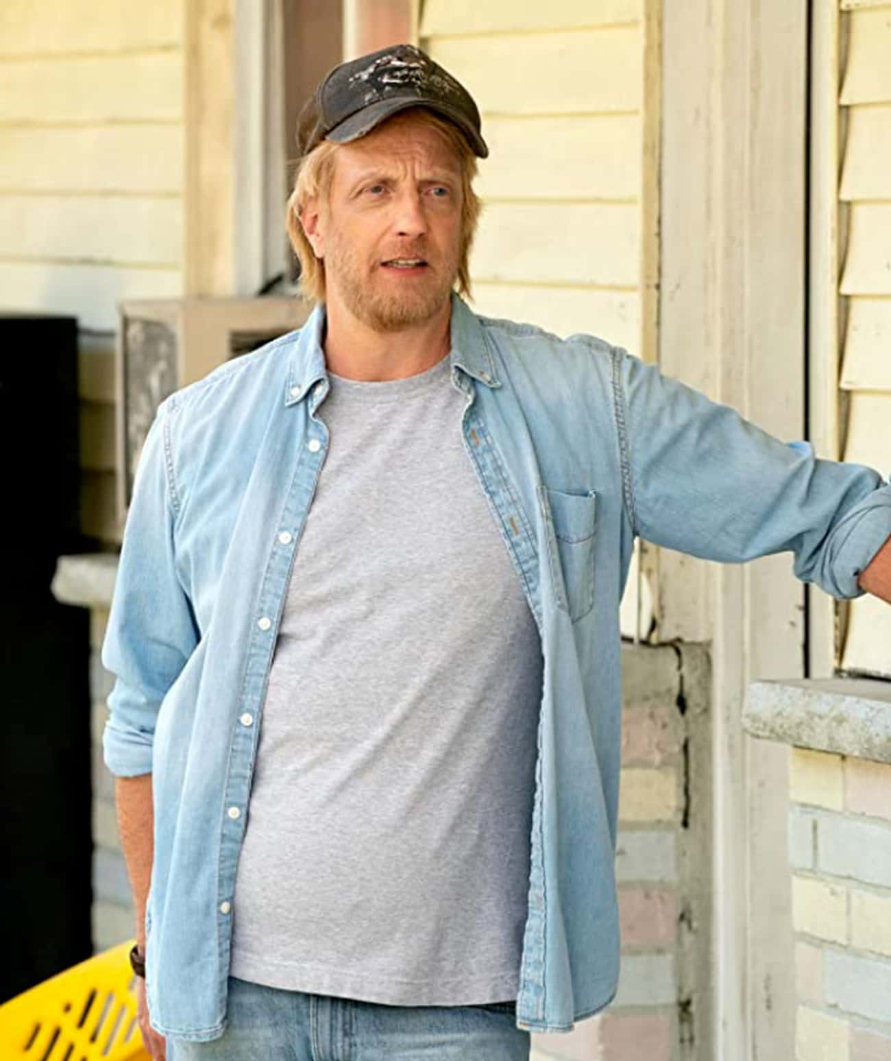 After Wearing A Pillow Under His Shirt In Season 1, Chris Elliott Had A Prosthetic Belly Made For His 'Schitt's Creek' Character In Season 2