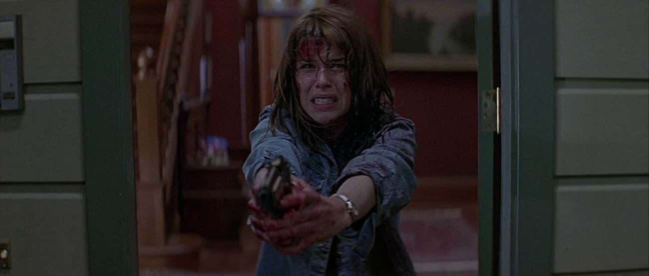 Neve Campbell ('Scream') Was Dragged Through The Woods By A Bear While Filming A Movie When She Was 17
