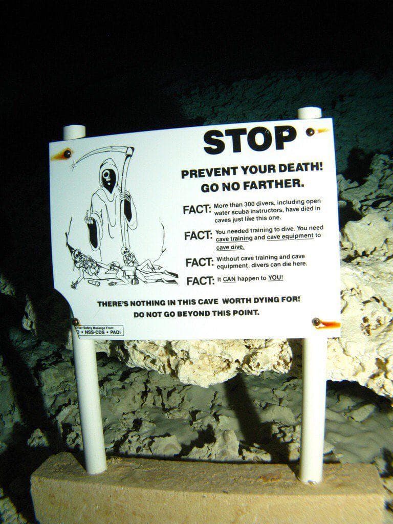 18 Terrifying Signs That Remind Us The World Can Be A Scary, Scary Place
