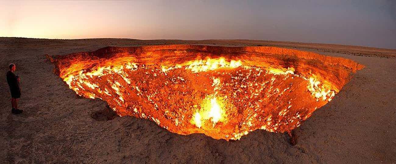 Darvaza Gas Crater, Darvaza, Turkmenistan