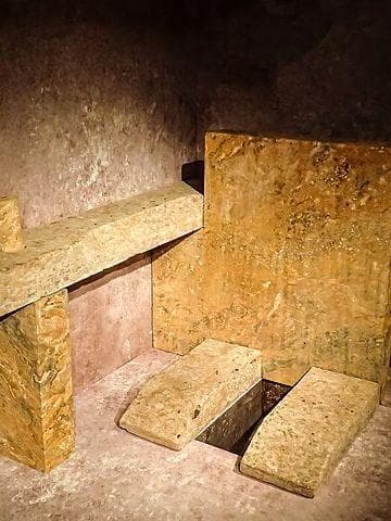 One Han Dynasty King Was Entombed With A Working Toilet