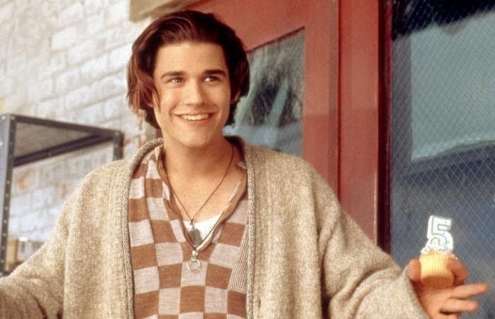 The 16 Major '90s Grunge Fashion Trends, Ranked
