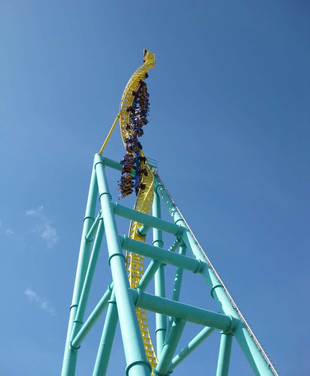 Legendary Twin Dragon Has An Incredible Amount Of Airtime