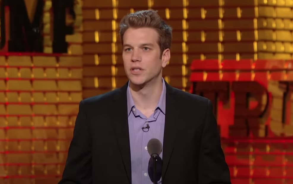 28 Controversial Celebrity Roast Jokes, Ranked