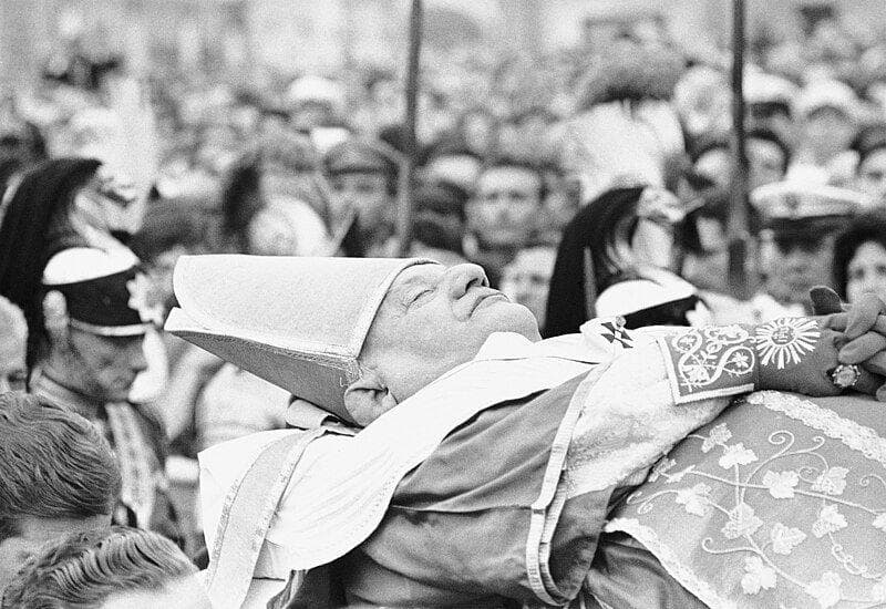 The Death Of The Pope Is Confirmed 