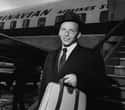 Frank Sinatra on Random Famous People Who Were Buried With Quirky and Heartwarming Mementos