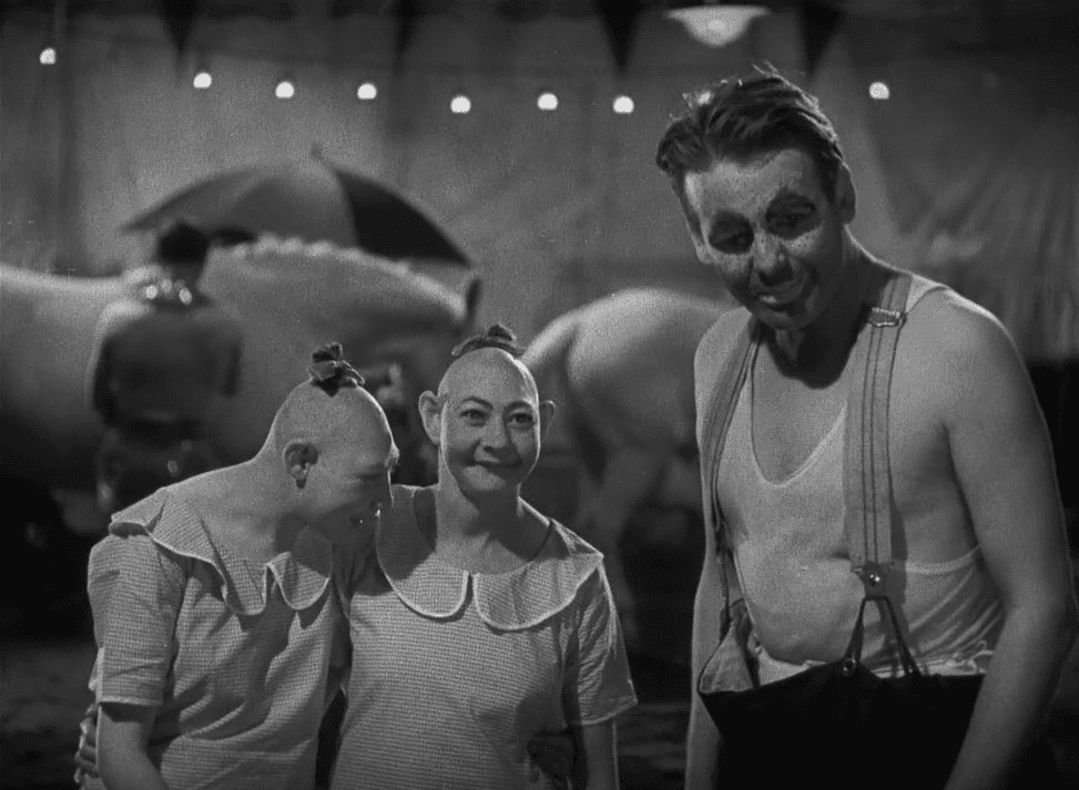 Ужас уродцы. Ужас уродцы. Бен вулф американская история ужасов. Ужас уродцы. Цирк уродов тод браунинг.