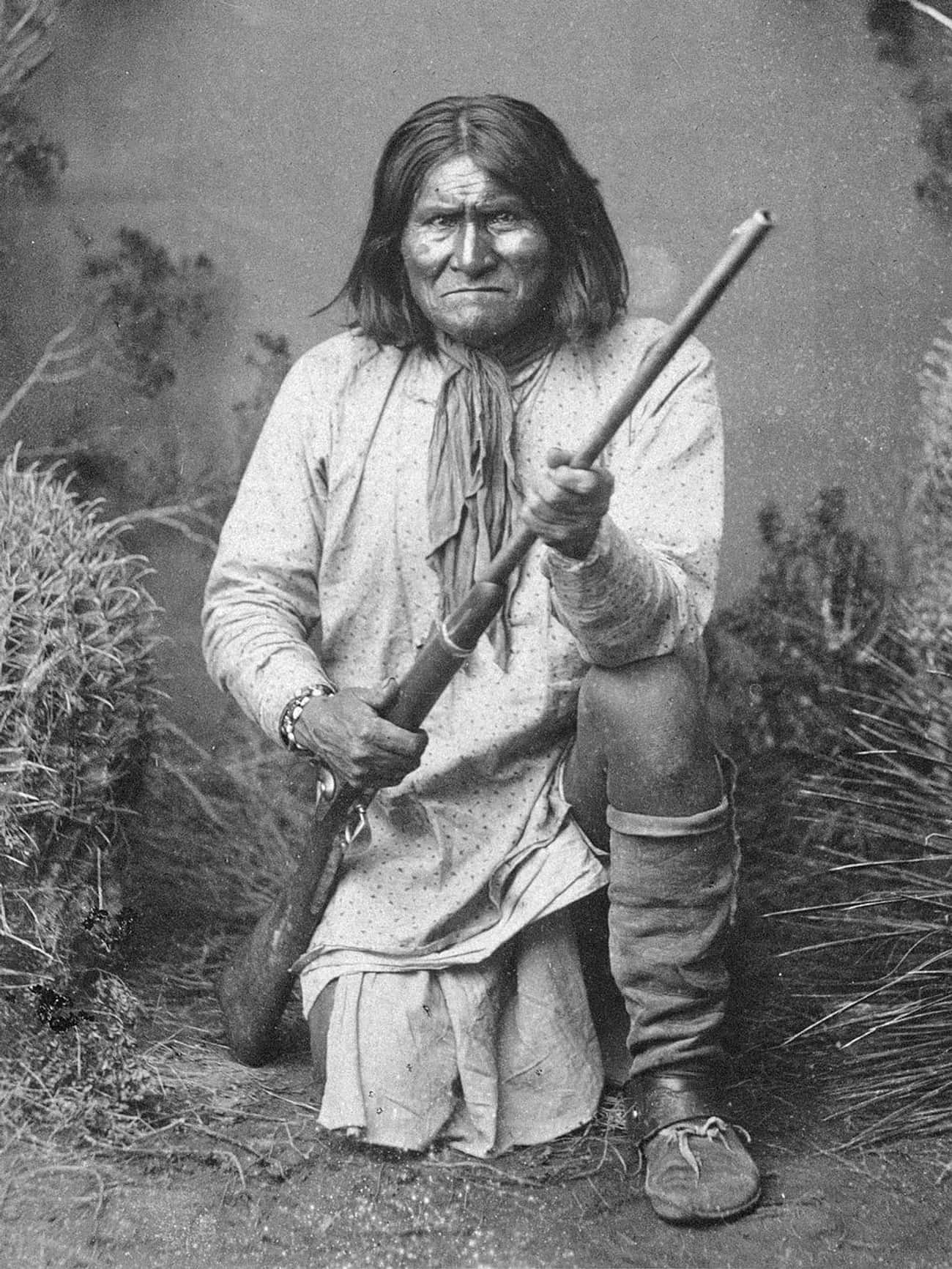 Geronimo Ran At Soldiers In A Zigzag Pattern Until He Got Close Enough To Use His Knife