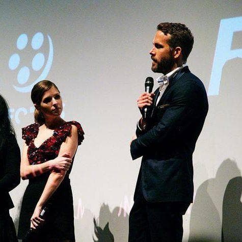 Petite Celebrities | 19 Famous Women Who Are Very Short