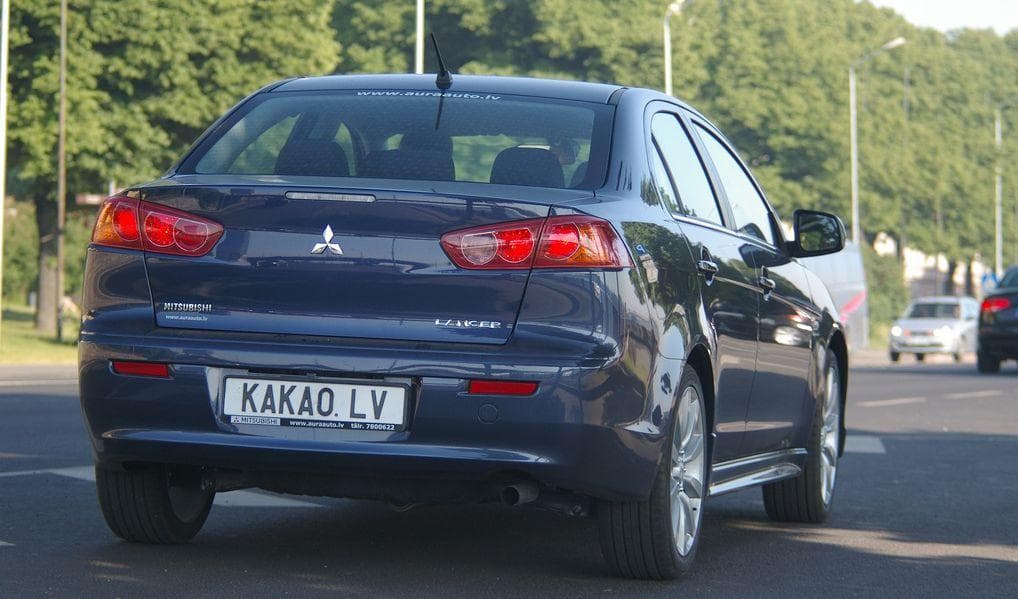 All Mitsubishi Lancer Cars | List of Popular Mitsubishi Lancers with ...