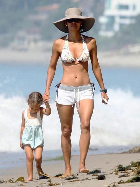 Celebrities with Stretch Marks Photos