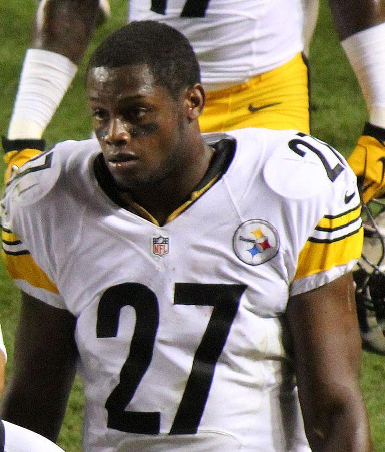 Nfl Reviewing Photos Submitted As Evidence In Domestic