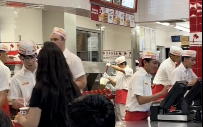 Which Major Chain Has The Worst Employee Dress Code?