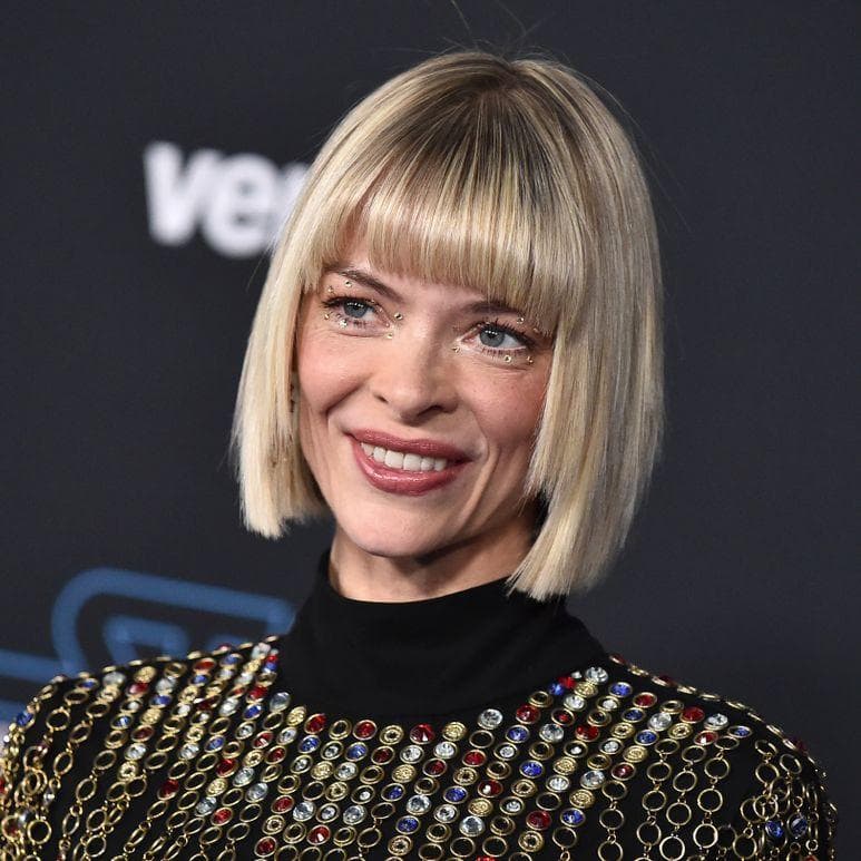 25+ Famous People Born On 4/23 | Celebrities With April 23 Birthdays