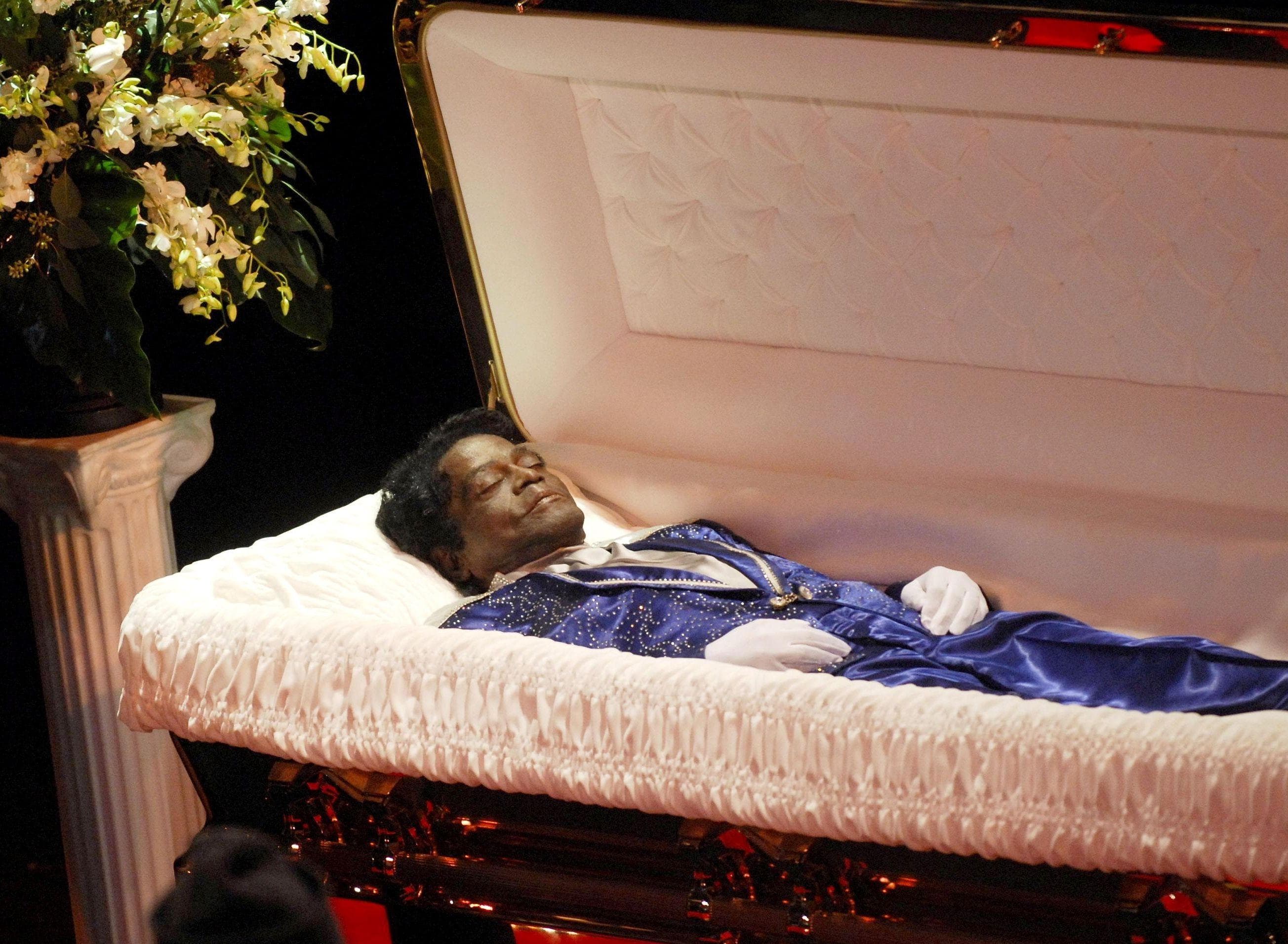 Photos Of Famous Dead Bodies From Celebrity Open Casket Funerals   James Brown Photo U31