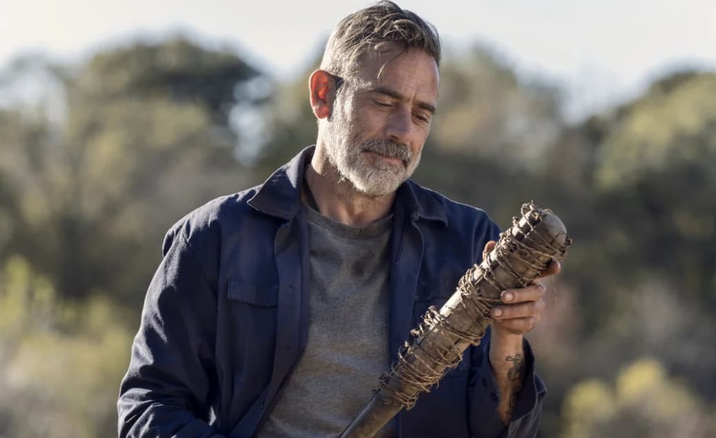 Jeffrey Dean Morgan Got Flipped Off By An Elderly Woman Who Was Clearly Unhappy With His 'Walking Dead' Villain