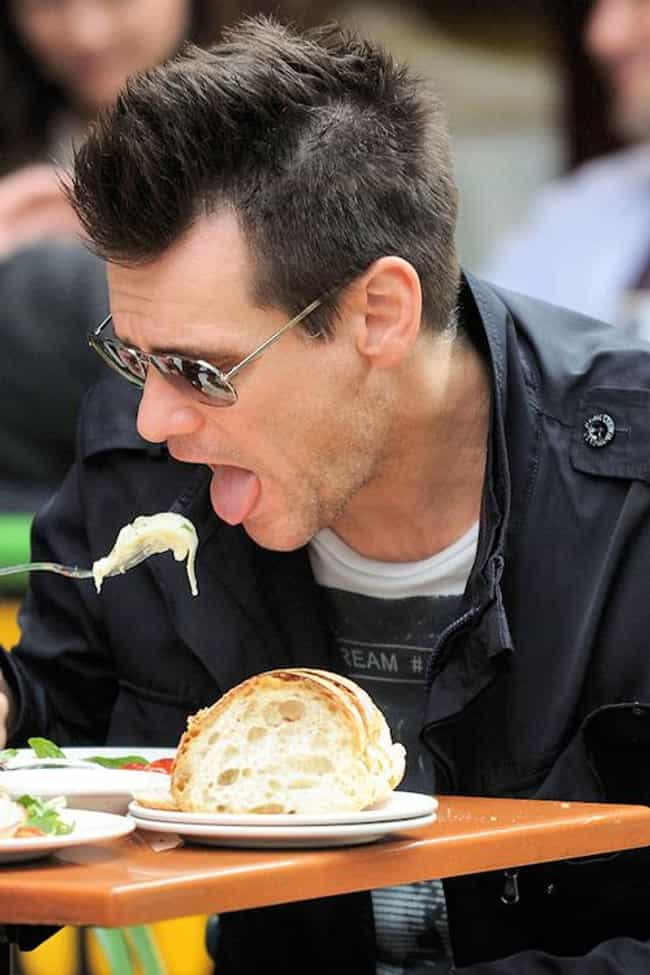The Funniest Photos of Celebrities Eating - ViraLuck