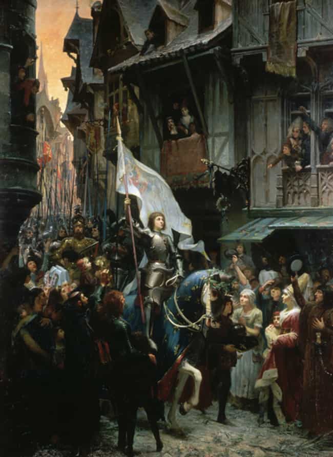 Joan of Arc is listed (or ranked) 1 on the list 12 Times Women Disguised As Men Made History