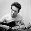 Died 2002, age 50 John Graham Mellor, known by his stage name Joe Strummer, was a British musician, singer, actor and songwriter who was the co-founder, lyricist, rhythm guitarist and lead vocalist of the Clash,...