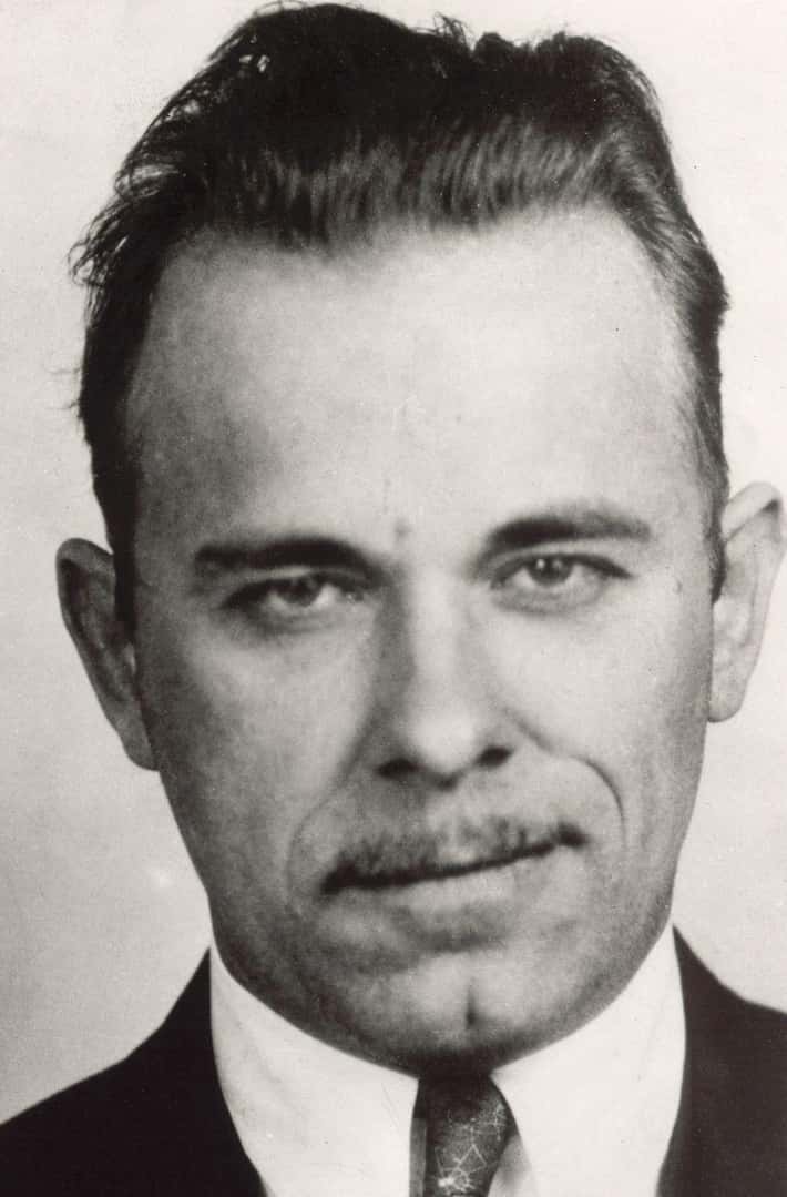 9 Bizarre Stories About Famous Gangsters 9 Bizarre Stories About Famous Gangsters