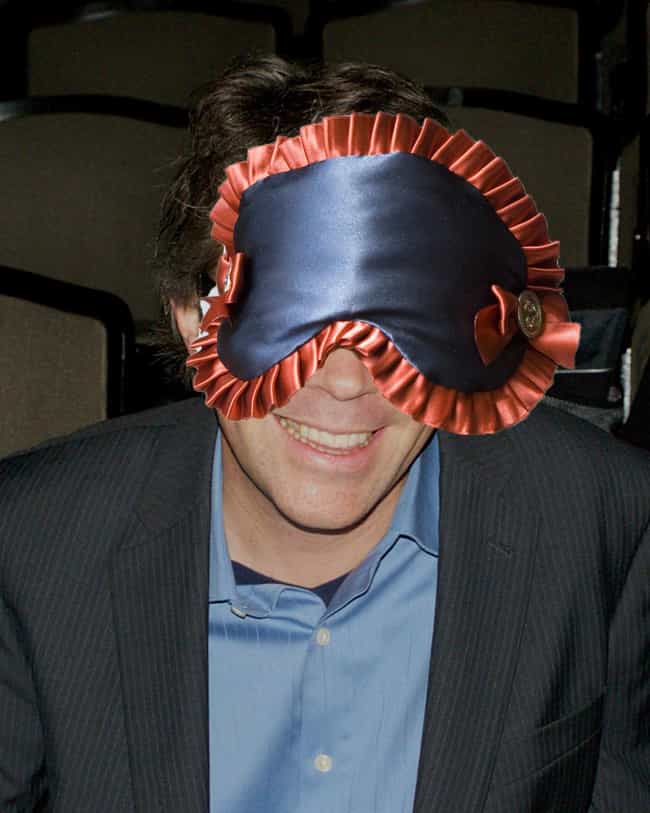 Jonathan Franzen Works While Wearing a Blindfold
