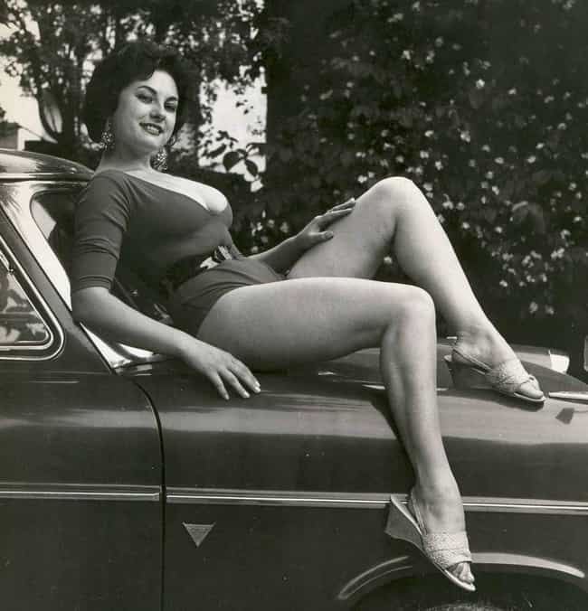 101 Absurdly Sexy Vintage Pin Ups Cool Dump