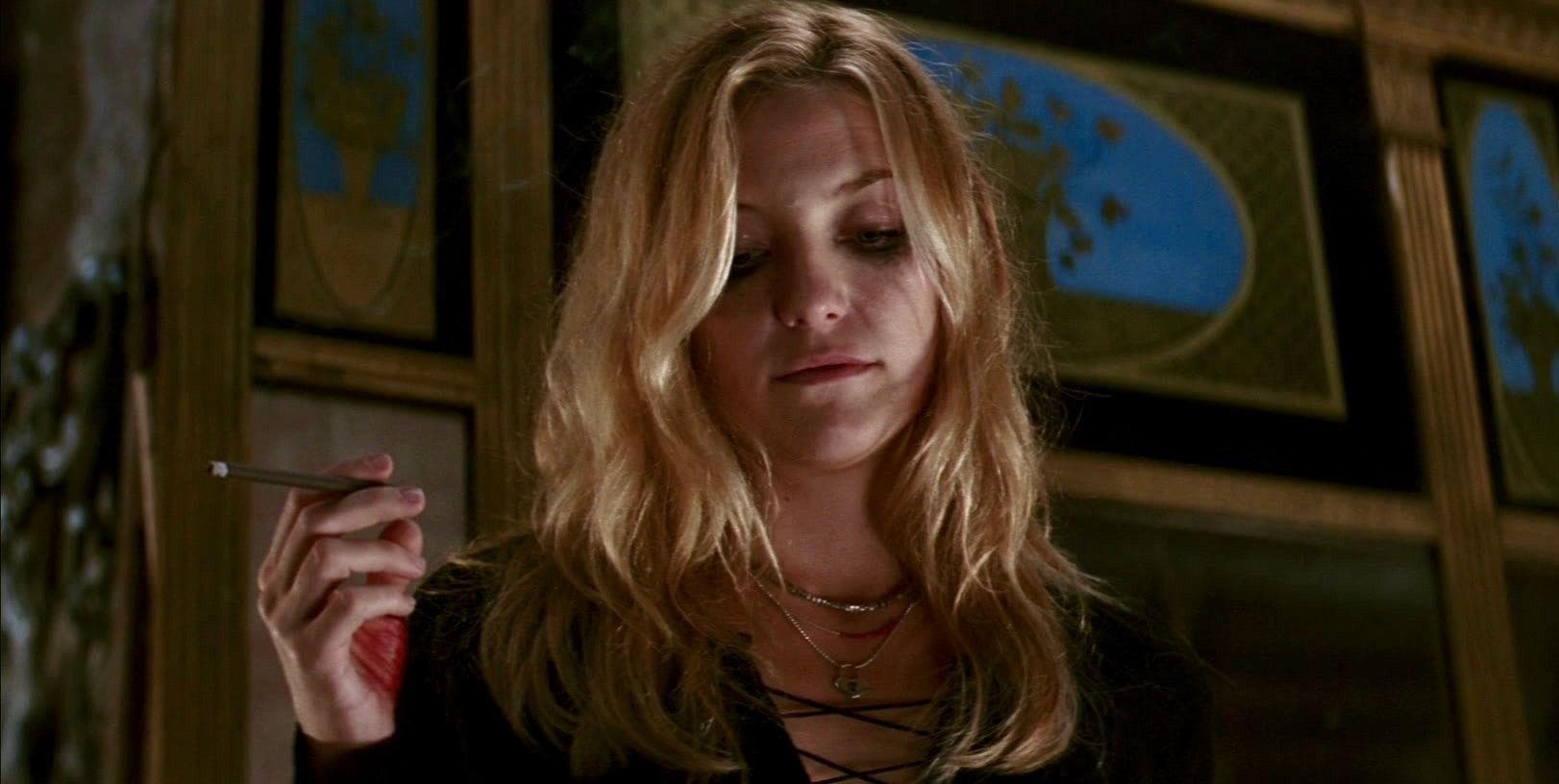 kate hudson smokes cigarettes Rom-Com Actresses Who Lived Long Enough To Become The Villain