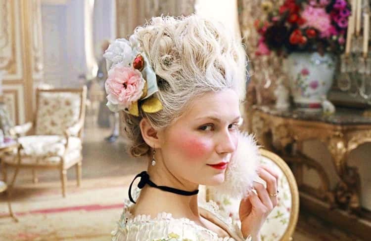 Kirsten Dunst Got To See A Secret Room In Marie Antoinette's Bedroom At Versailles