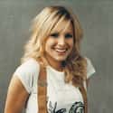 age 38   Kristen Anne Bell is an American actress and singer. In 2001, she made her Broadway debut as Becky Thatcher in The Adventures of Tom Sawyer.