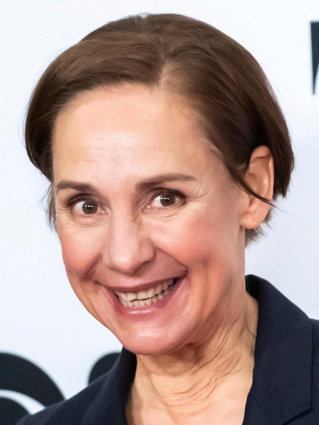 Shortest-Lasting Cast Member: Laurie Metcalf