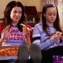 Lorelai Gilmore on Random TV Characters Way Too Poor To Realistically Afford Their Lifestyles